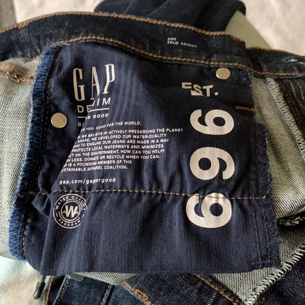 Gap True Skinny 360 Stretch. - Picture 9 of 12